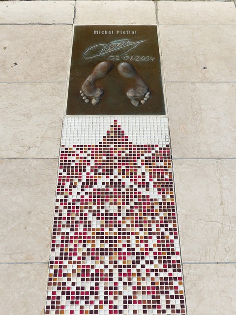 勇士必须尽 勇士必须尽